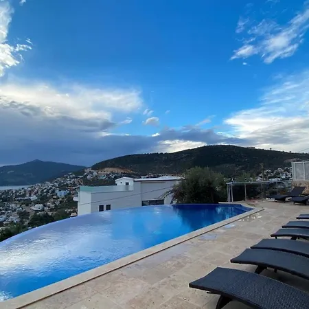 Villa 7 Bedroom 5252 *